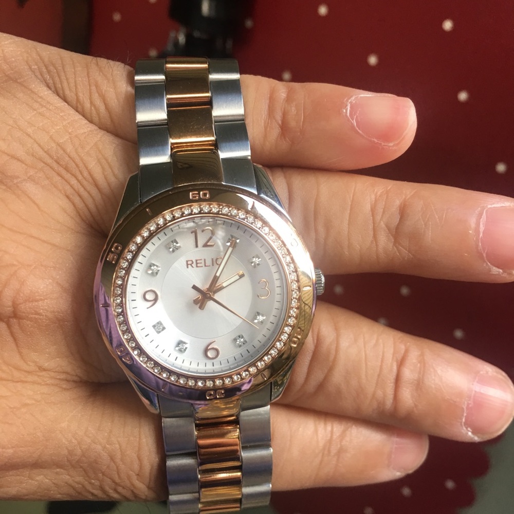 BEAUTIFUL WATCH FOR HER or HIM! Brand: RELIC